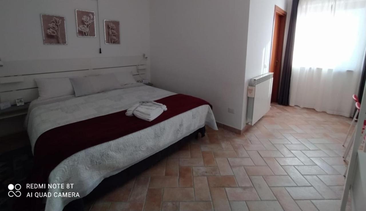 La Casa Di Alberto Camerino Eksteriør billede